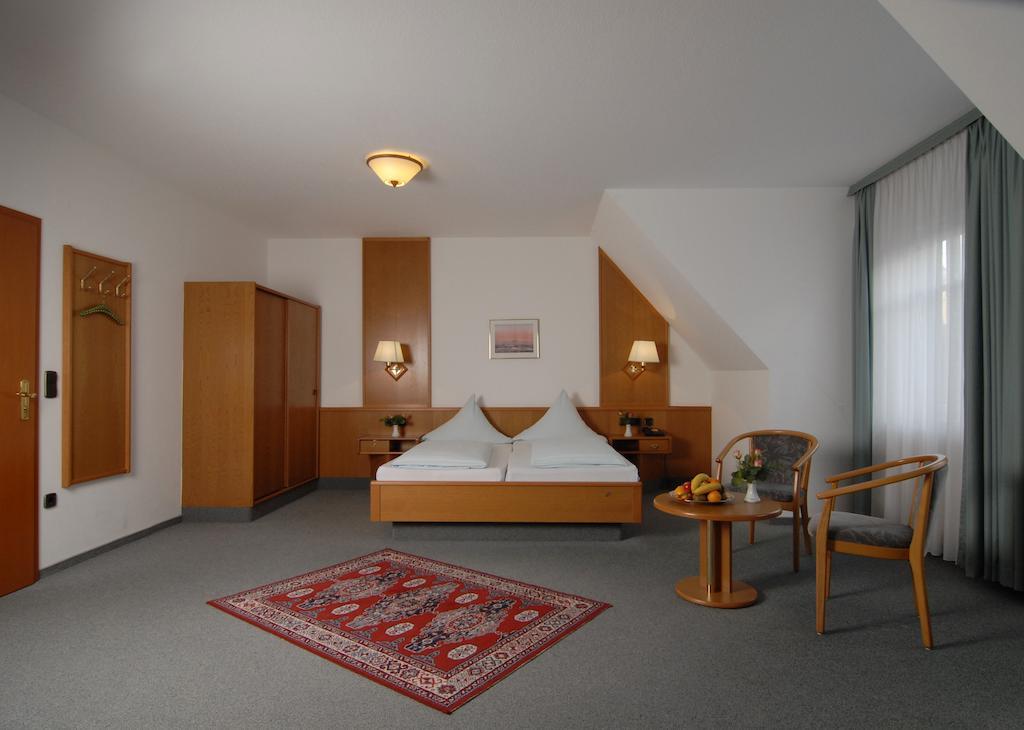 Stadthotel Muenze Bad Mergentheim Rum bild